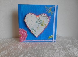 themakist, kinderfeestje thuis, knutselen thuis, kinderfeestje themabox, zelf kinderfeestje verzorgen, leuk idee kinderfeestje thuis, zelf armbandjes maken, kinderfeestje Puck & Pol, canvas schilderij maken, schilderij maken