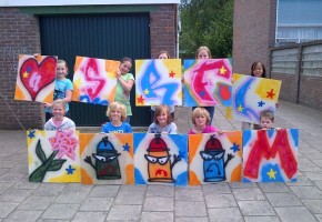 graffitifeestje, graffitifeest, graffiti feestje, graffiti feest, graffiti workshop, kinderfeestje graffiti, graffiti spuiten, tienerfeestje, graffitifeestje Zuid- Holland, graffitifeestje Noord-Holland, graffitifeestje Utrecht, personal artist, graffitifeestje thuis, graffitifeestje op locatie, graffitifun